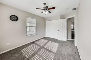 1686 Buckingham Dr, Des Plaines, IL 60016 - Photo 26