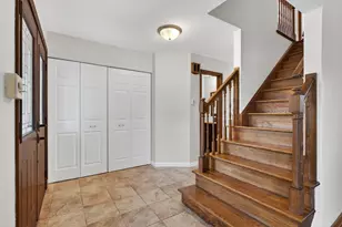 1717 N Burning Bush Ln, Mount Prospect, IL 60056 - Photo 2