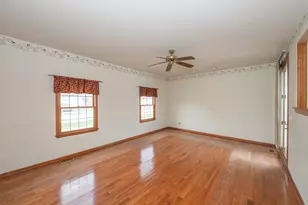 1404 Halifax Dr, Mundelein, IL 60060 - Photo 10