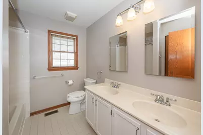 1404 Halifax Drive, Mundelein, IL 60060 - Photo 36