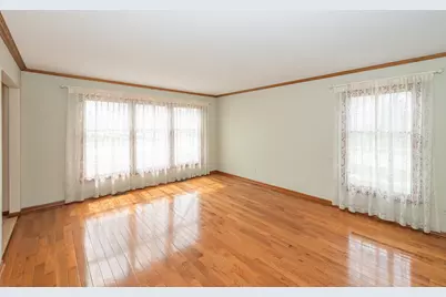 1404 Halifax Drive, Mundelein, IL 60060 - Photo 8