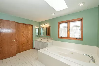 1404 Halifax Drive, Mundelein, IL 60060 - Photo 30