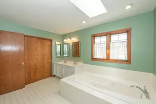 1404 Halifax Dr, Mundelein, IL 60060 - Photo 30