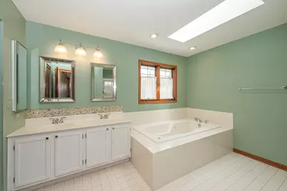 1404 Halifax Drive, Mundelein, IL 60060 - Photo 26