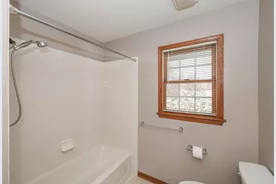 1404 Halifax Drive, Mundelein, IL 60060 - Photo 38