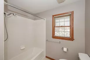 1404 Halifax Dr, Mundelein, IL 60060 - Photo 38