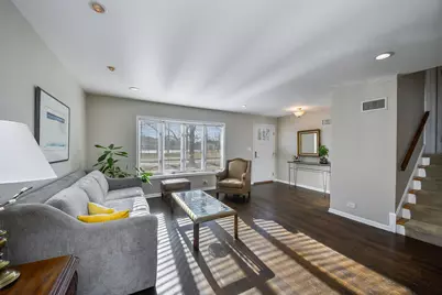 541 Park Row, Glen Ellyn, IL 60137 - Photo 2