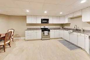 213 Justins Ct, Vernon Hills, IL 60061 - Photo 68