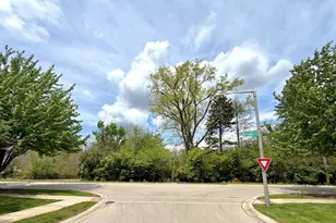 24W554 Burlington Ave, Naperville, IL 60563 - Photo 1