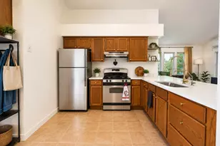 387 Chaparral Cir, Elgin, IL 60120 - Photo 4