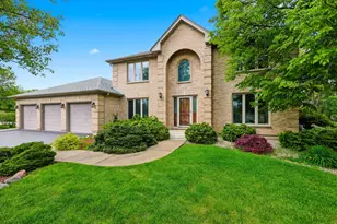 406 Woodview Dr, Prospect Heights, IL 60070 - Photo 1