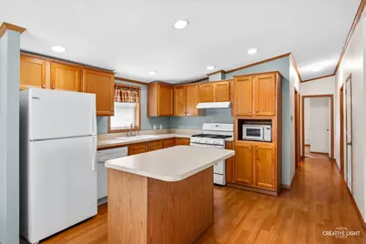 463 Meadowlark Circle #B, Sandwich, IL 60548 - Photo 6