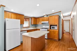 463 Meadowlark Cir, Sandwich, IL 60548 - Photo 6