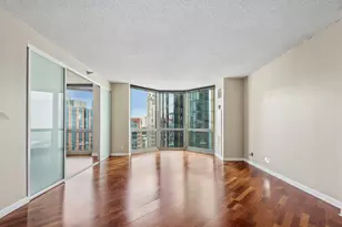 195 N Harbor Dr, Chicago, IL 60601 - Photo 2