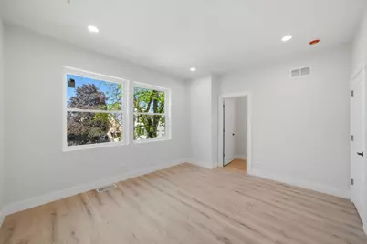 939 N Harding Avenue, Chicago, IL 60651 - Photo 18