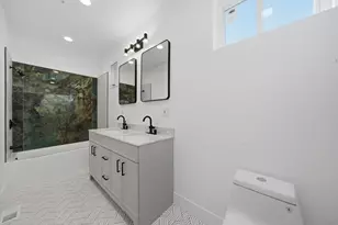 939 N Harding Ave, Chicago, IL 60651 - Photo 16