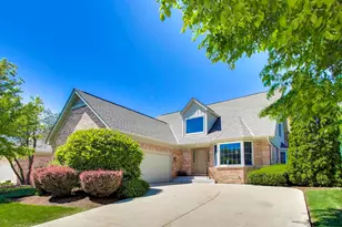1049 Plantain Ct, Crystal Lake, IL 60014 - Photo 1