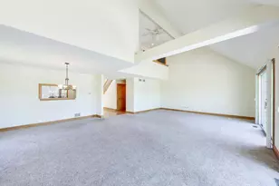 1049 Plantain Ct, Crystal Lake, IL 60014 - Photo 10