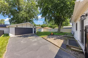 122 Grady Dr, Bolingbrook, IL 60440 - Photo 20