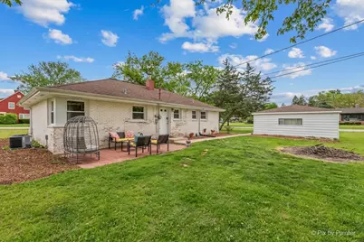 902 W Stonemill Avenue, Addison, IL 60101 - Photo 22