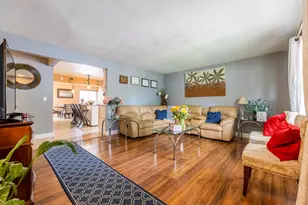 275 Plainview Dr, Bolingbrook, IL 60440 - Photo 2