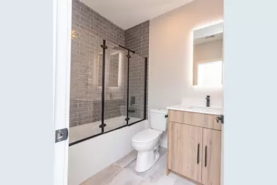 1907 S Racine Avenue #2F, Chicago, IL 60608 - Photo 4