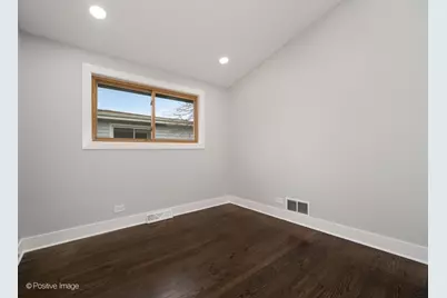 8429 Mason Avenue, Morton Grove, IL 60053 - Photo 10