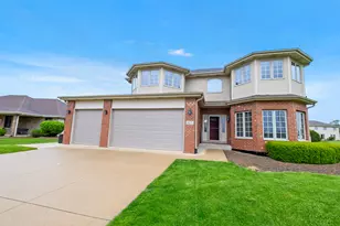 815 Meadow Path, Manteno, IL 60950 - Photo 2