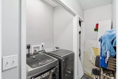 327 E 11th Street, Davenport, IA 52803 - Photo 14
