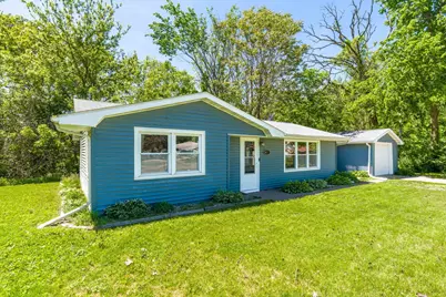 427 14th Avenue, Silvis, IL 61282 - Photo 2
