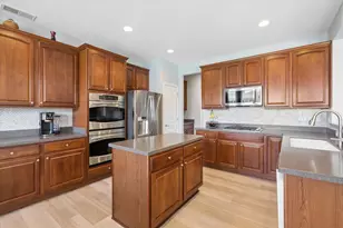 1315 Illinois Ct, Shorewood, IL 60404 - Photo 10
