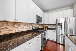 2021 Dauntless Dr, Glenview, IL 60026 - Photo 12