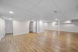 2021 Dauntless Dr, Glenview, IL 60026 - Photo 24