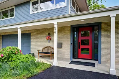 629 W Elm Street, Wheaton, IL 60189 - Photo 2