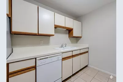 21W581 North Avenue #5, Lombard, IL 60148 - Photo 6