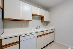 21W 581 North Ave, Lombard, IL 60148 - Photo 6