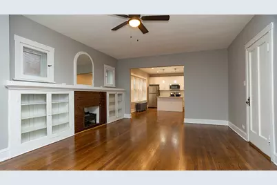 4819 W Cornelia Avenue, Chicago, IL 60641 - Photo 2