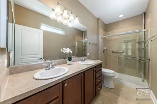2898 Stoney Creek Dr, Elgin, IL 60124 - Photo 20