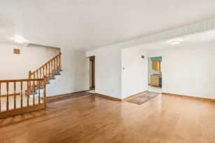 18604 Carpenter St, Homewood, IL 60430 - Photo 4