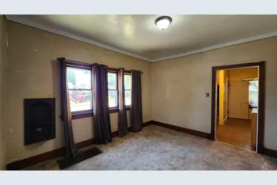 562 7 Avenue S, Clinton, IA 52732 - Photo 8