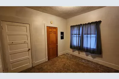 562 7 Avenue S, Clinton, IA 52732 - Photo 10