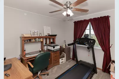 240 E Franklin Street #204, Eldridge, IA 52748 - Photo 12