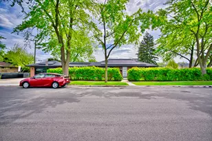 7135 Laramie Ave, Skokie, IL 60077 - Photo 1