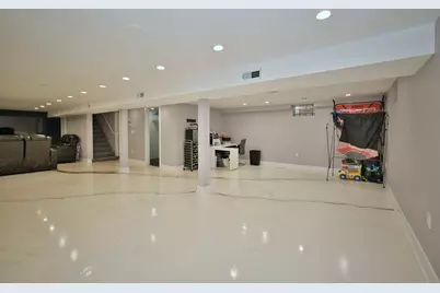 7135 Laramie Avenue, Skokie, IL 60077 - Photo 34