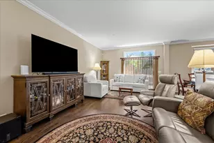 6395 Cunningham Ct, Gurnee, IL 60031 - Photo 2