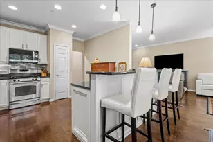 6395 Cunningham Ct, Gurnee, IL 60031 - Photo 6