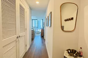 211 N Harbor Dr, Chicago, IL 60601 - Photo 2