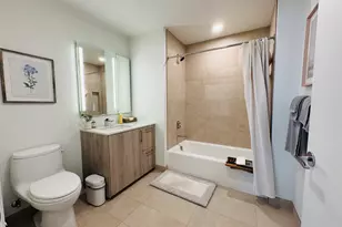 211 N Harbor Dr, Chicago, IL 60601 - Photo 10