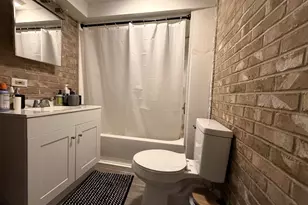 227 W Locust St, Dekalb, IL 60115 - Photo 4