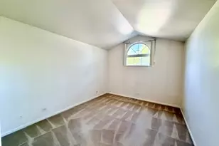 801 N Shady Oaks Dr, Elgin, IL 60120 - Photo 18
